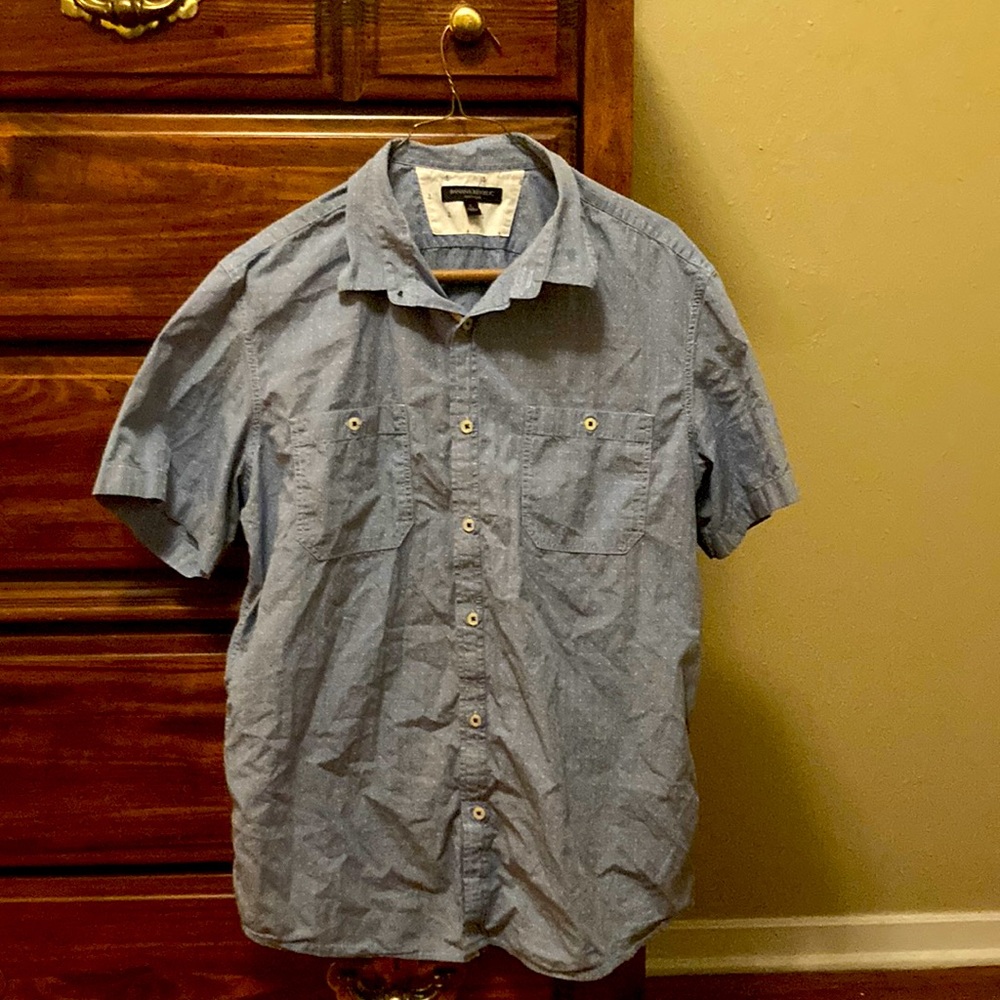 Men’s casual button down shirt